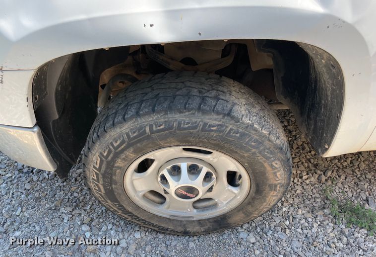 image for item MR9341 2013 GMC Sierra 2500HD  pickup truck