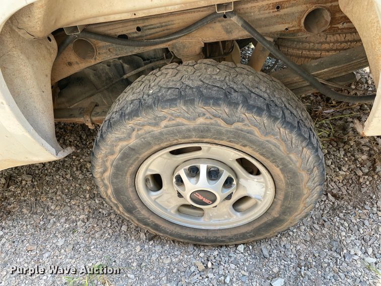 image for item MR9341 2013 GMC Sierra 2500HD  pickup truck