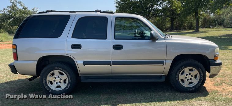 image for item MR9346 2004 Chevrolet Tahoe  SUV