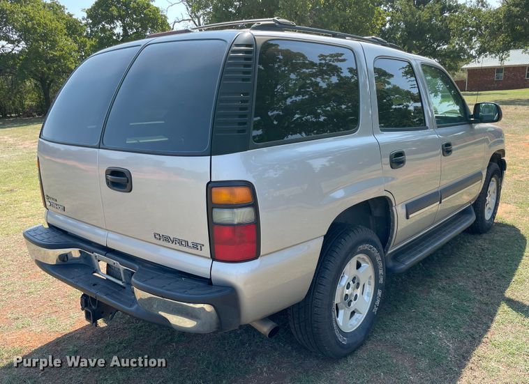 image for item MR9346 2004 Chevrolet Tahoe  SUV
