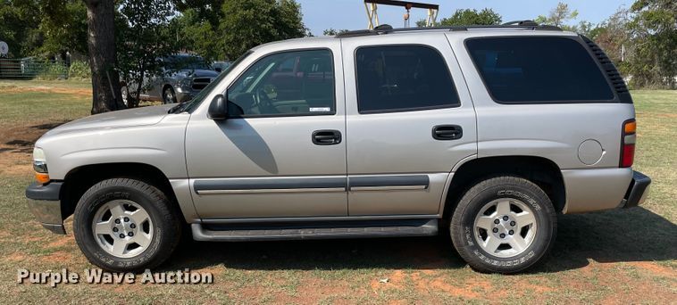 image for item MR9346 2004 Chevrolet Tahoe  SUV