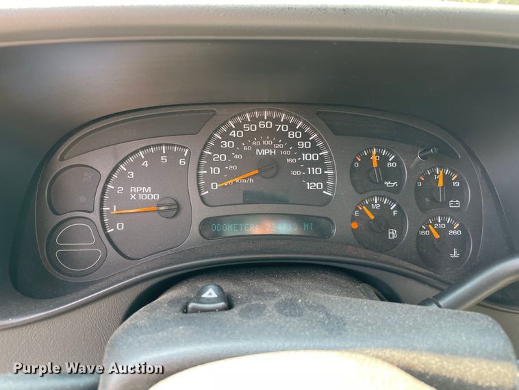 image for item MR9346 2004 Chevrolet Tahoe  SUV