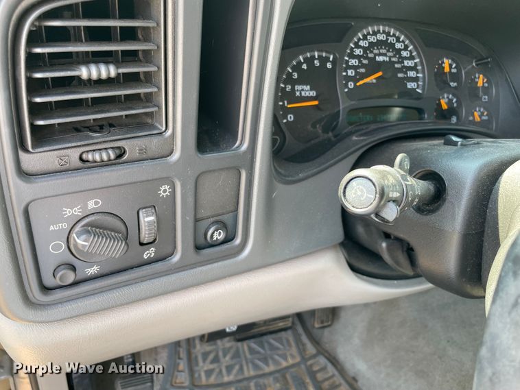 image for item MR9346 2004 Chevrolet Tahoe  SUV