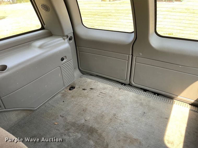 image for item MR9346 2004 Chevrolet Tahoe  SUV