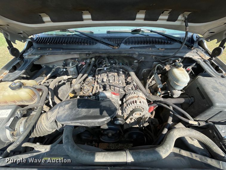 image for item MR9346 2004 Chevrolet Tahoe  SUV