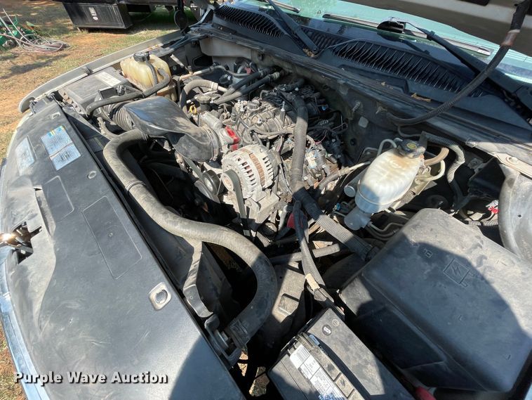 image for item MR9346 2004 Chevrolet Tahoe  SUV