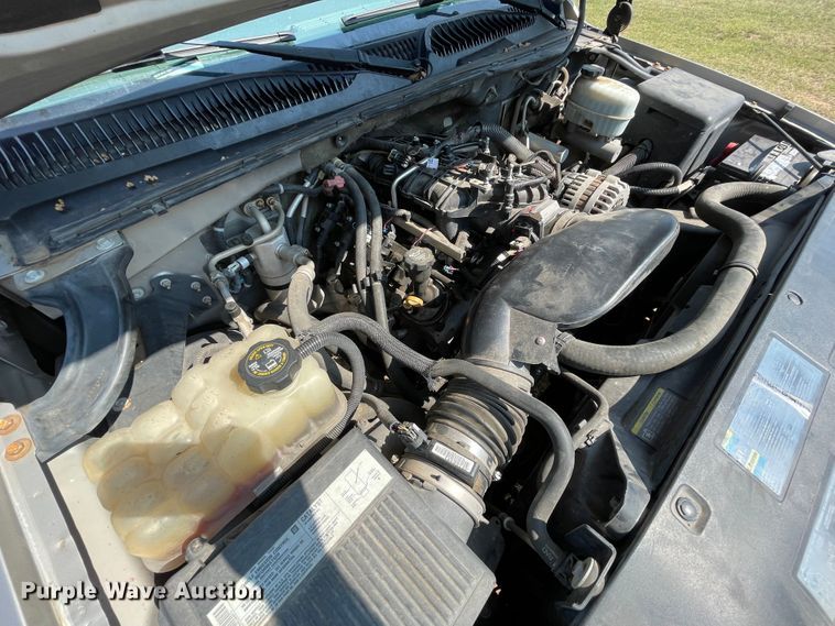 image for item MR9346 2004 Chevrolet Tahoe  SUV