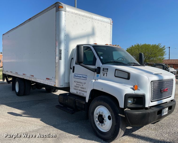 image for item MR9356 2007 GMC C7500  box truck