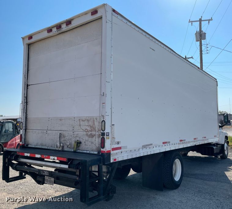 image for item MR9356 2007 GMC C7500  box truck