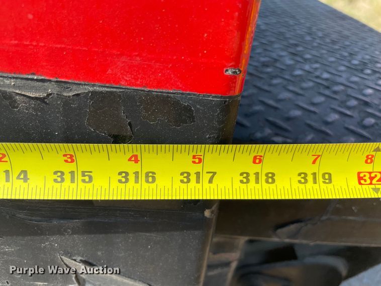 image for item MR9356 2007 GMC C7500  box truck