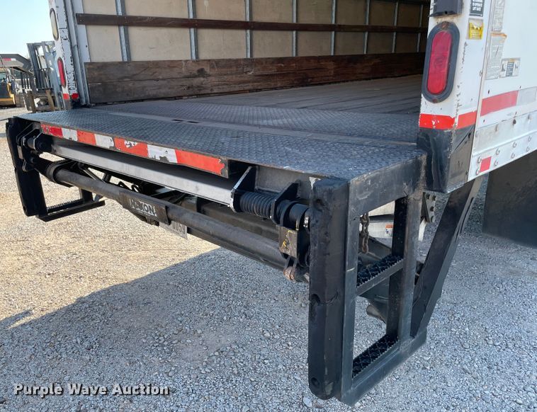 image for item MR9356 2007 GMC C7500  box truck