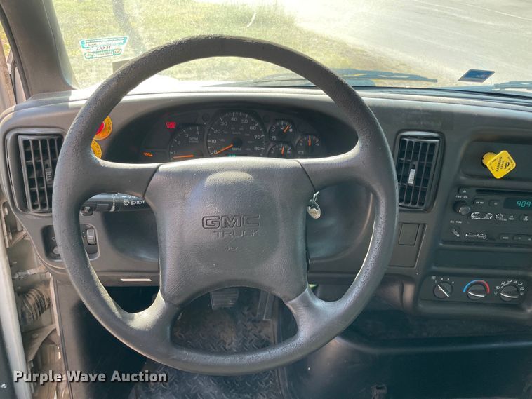 image for item MR9356 2007 GMC C7500  box truck