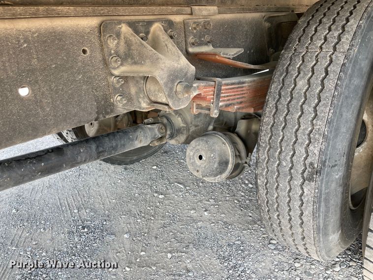 image for item MR9356 2007 GMC C7500  box truck