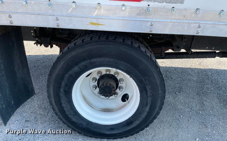 image for item MR9356 2007 GMC C7500  box truck