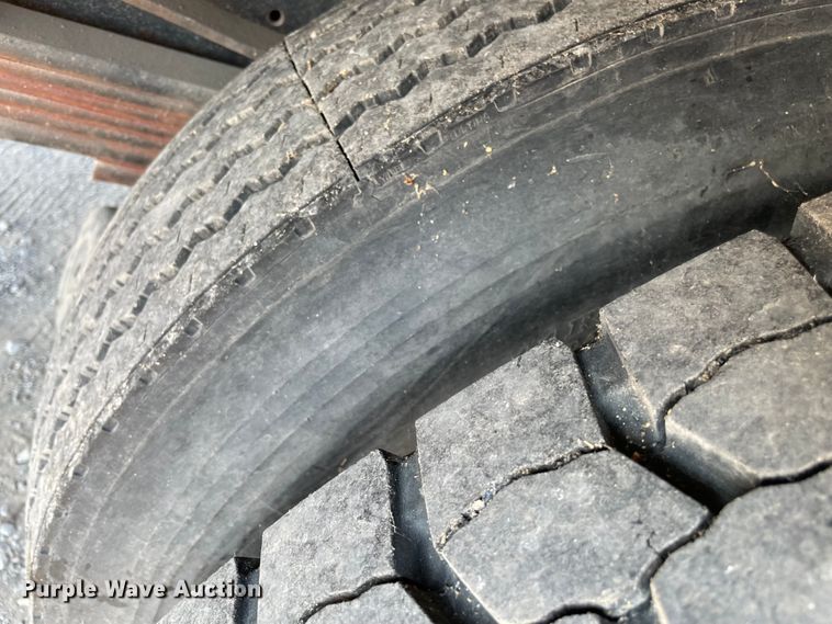 image for item MR9356 2007 GMC C7500  box truck