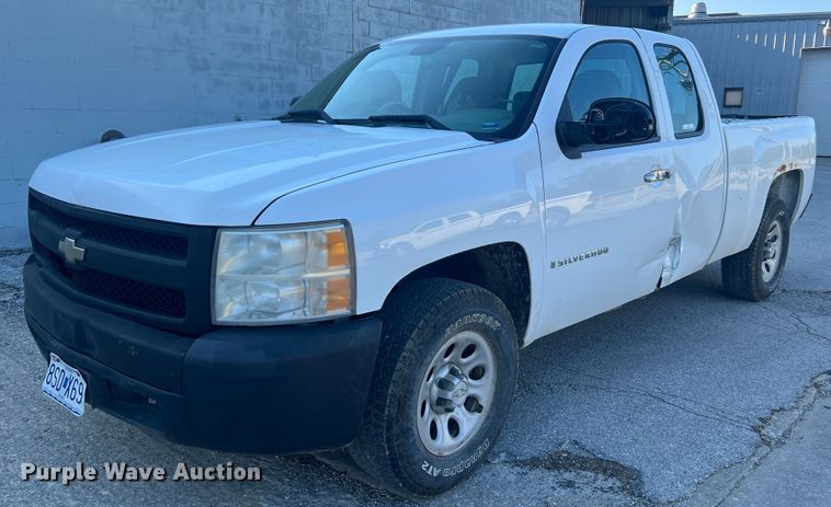 image for item MR9804 2008 Chevrolet Silverado 1500  Ext. Cab pickup truck