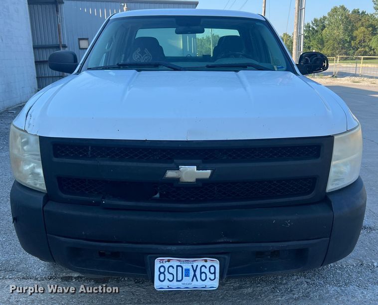 image for item MR9804 2008 Chevrolet Silverado 1500  Ext. Cab pickup truck