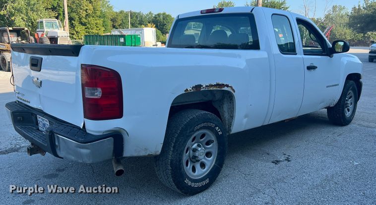 image for item MR9804 2008 Chevrolet Silverado 1500  Ext. Cab pickup truck