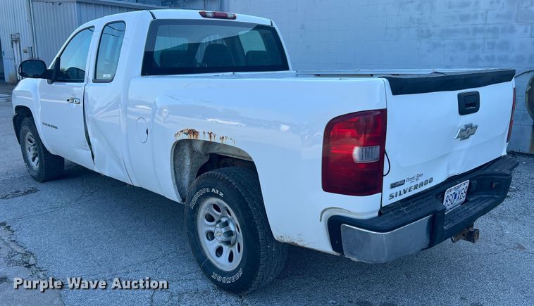 image for item MR9804 2008 Chevrolet Silverado 1500  Ext. Cab pickup truck