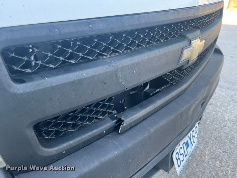 image for item MR9804 2008 Chevrolet Silverado 1500  Ext. Cab pickup truck