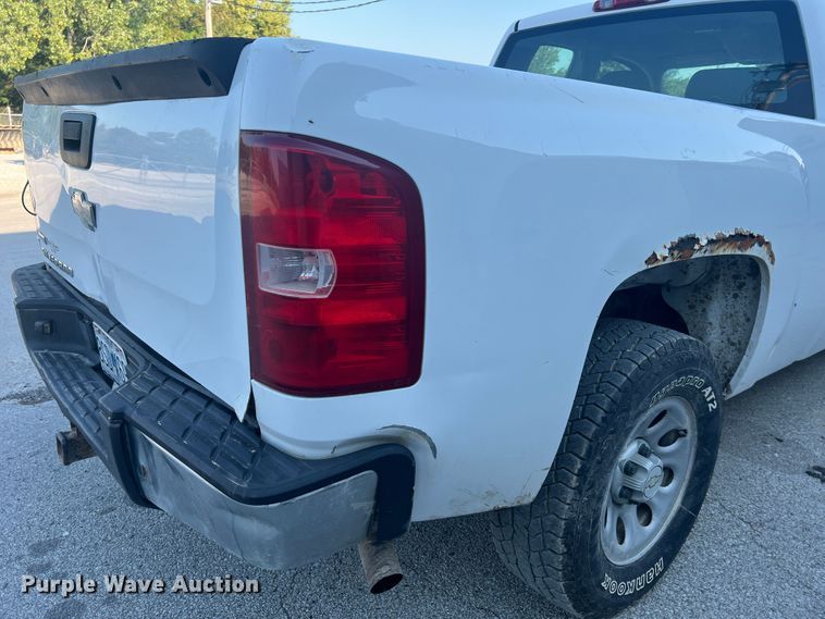 image for item MR9804 2008 Chevrolet Silverado 1500  Ext. Cab pickup truck