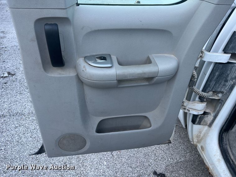 image for item MR9804 2008 Chevrolet Silverado 1500  Ext. Cab pickup truck