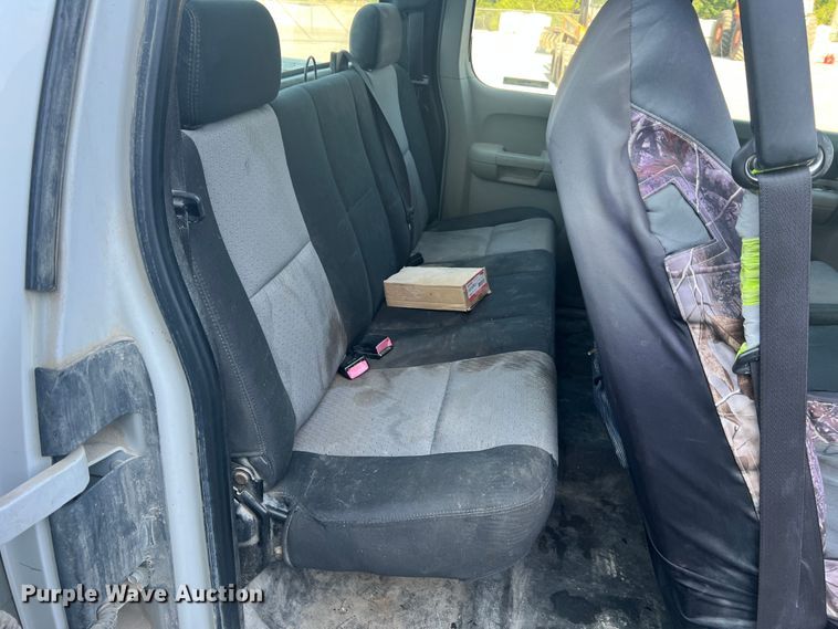 image for item MR9804 2008 Chevrolet Silverado 1500  Ext. Cab pickup truck