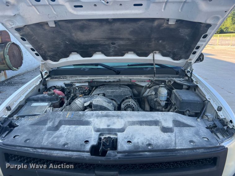 image for item MR9804 2008 Chevrolet Silverado 1500  Ext. Cab pickup truck