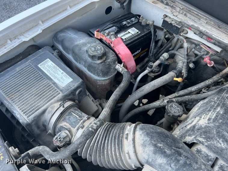 image for item MR9804 2008 Chevrolet Silverado 1500  Ext. Cab pickup truck