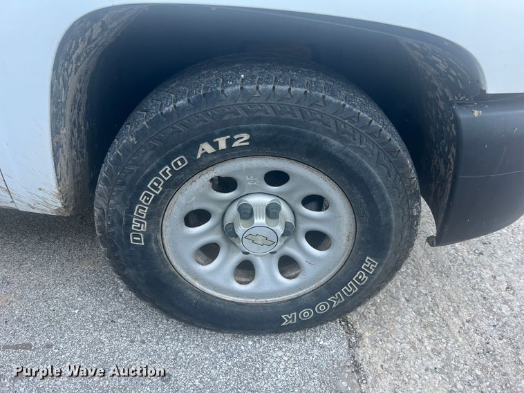 image for item MR9804 2008 Chevrolet Silverado 1500  Ext. Cab pickup truck