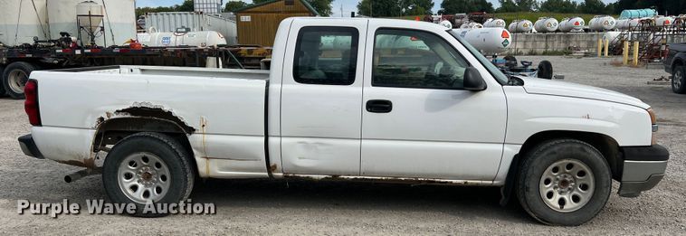 image for item MR9849 2005 Chevrolet Silverado  1500  Ext. Cab pickup truck