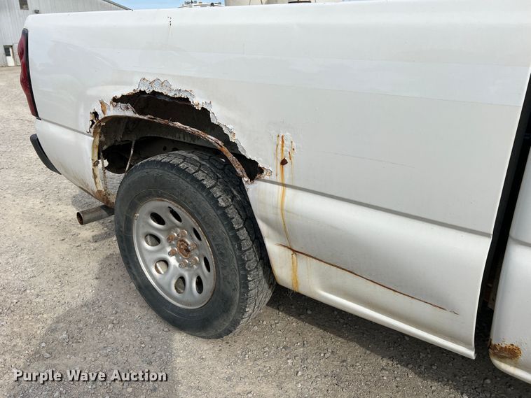 image for item MR9849 2005 Chevrolet Silverado  1500  Ext. Cab pickup truck