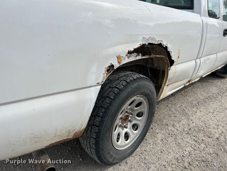 image for item MR9849 2005 Chevrolet Silverado  1500  Ext. Cab pickup truck