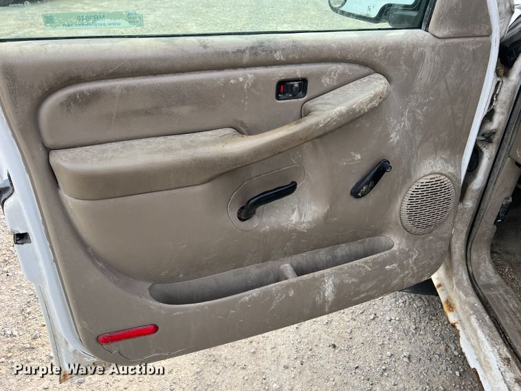 image for item MR9849 2005 Chevrolet Silverado  1500  Ext. Cab pickup truck