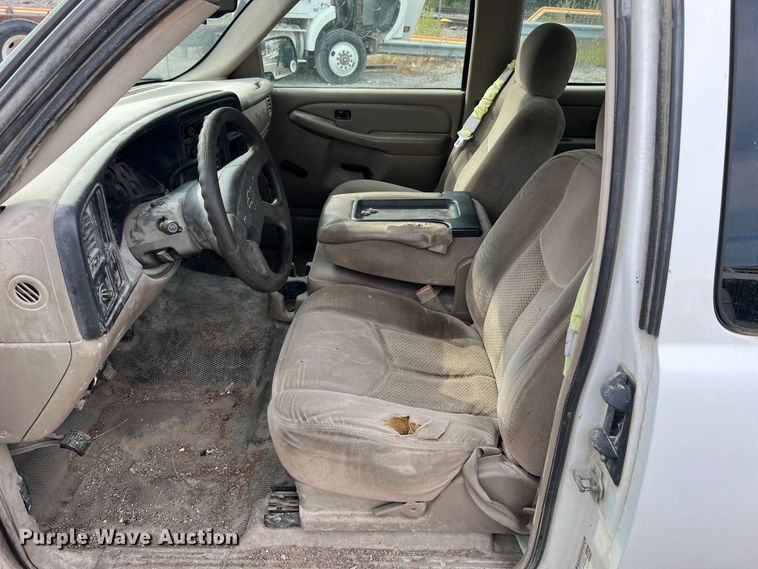 image for item MR9849 2005 Chevrolet Silverado  1500  Ext. Cab pickup truck