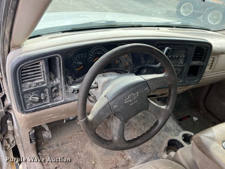 image for item MR9849 2005 Chevrolet Silverado  1500  Ext. Cab pickup truck