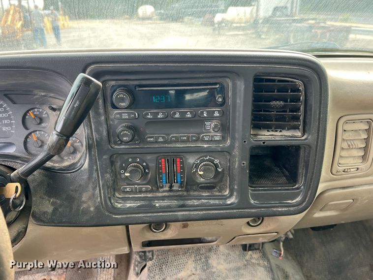 image for item MR9849 2005 Chevrolet Silverado  1500  Ext. Cab pickup truck