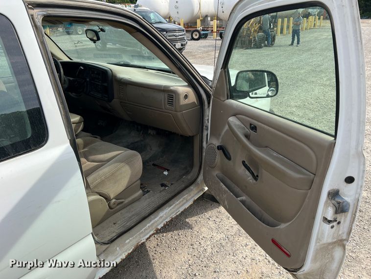 image for item MR9849 2005 Chevrolet Silverado  1500  Ext. Cab pickup truck