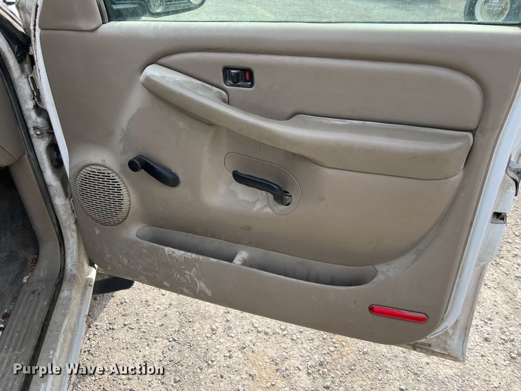 image for item MR9849 2005 Chevrolet Silverado  1500  Ext. Cab pickup truck