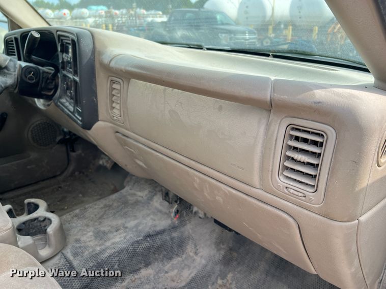 image for item MR9849 2005 Chevrolet Silverado  1500  Ext. Cab pickup truck