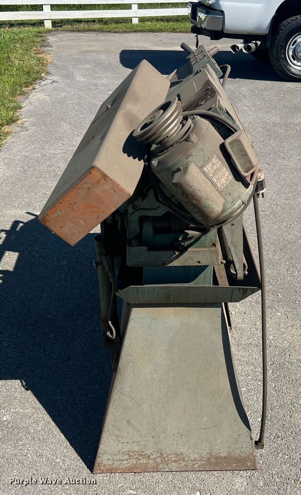 image for item MR9876 Dayton  band saw