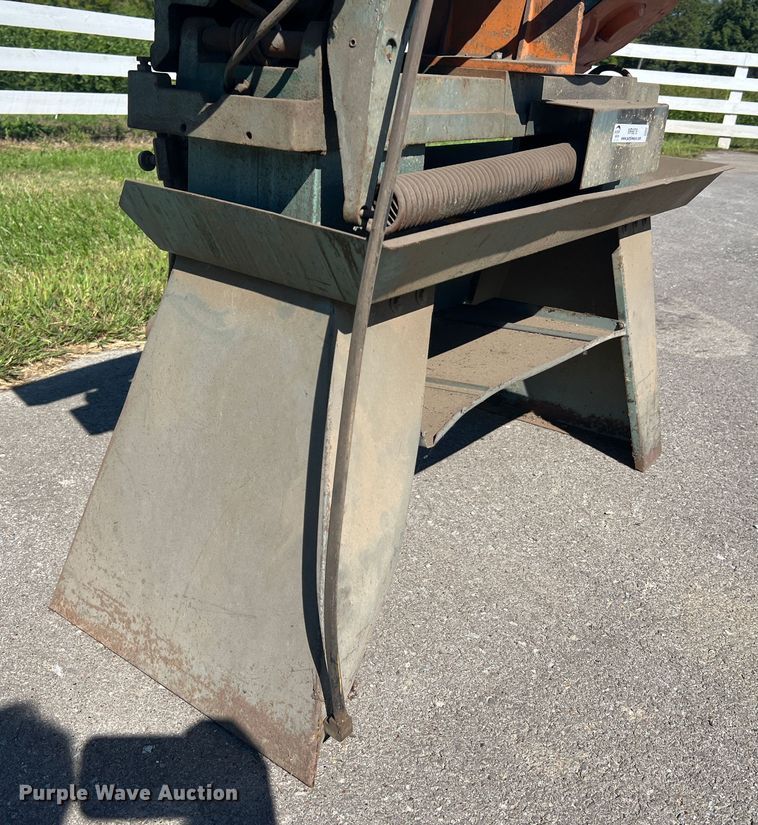 image for item MR9876 Dayton  band saw