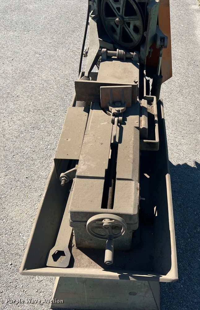 image for item MR9876 Dayton  band saw