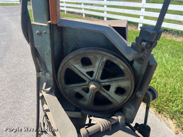 image for item MR9876 Dayton  band saw