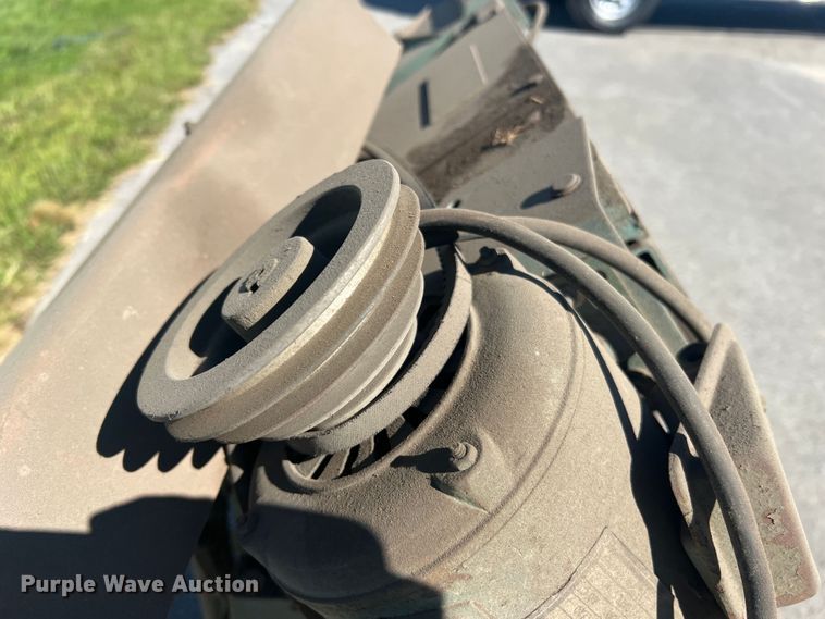 image for item MR9876 Dayton  band saw