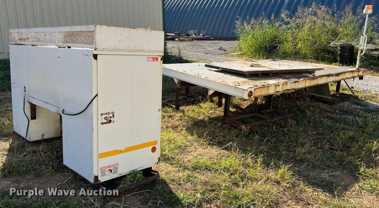 image for item MR9917 Flat bed