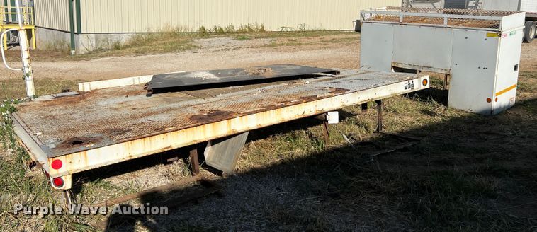 image for item MR9917 Flat bed