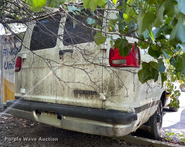 image for item MU9218 2001 Dodge Ram 3500  van