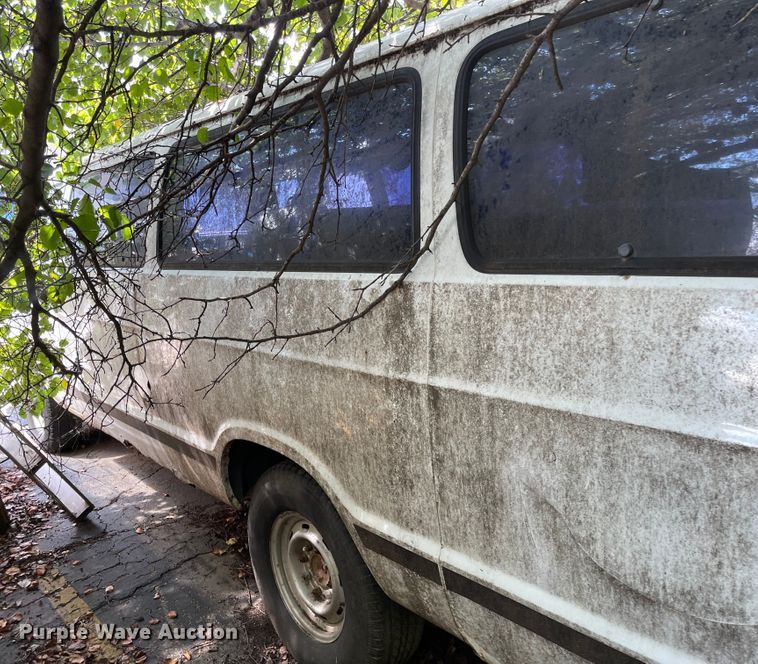 image for item MU9218 2001 Dodge Ram 3500  van