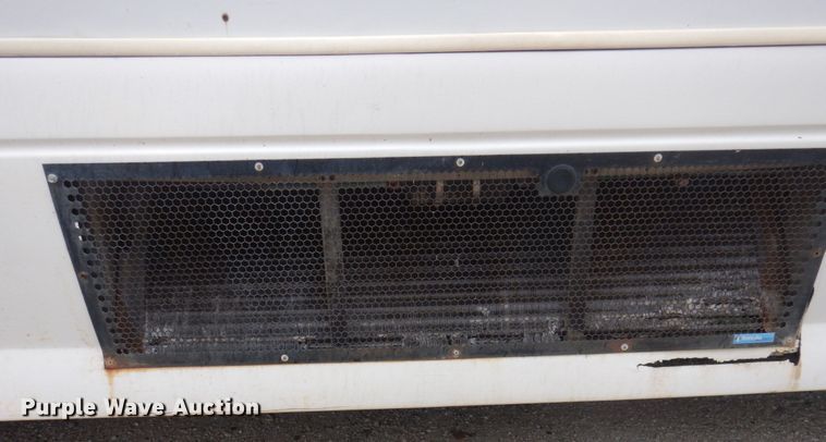 image for item MU9756 2007 Chevrolet C5500  shuttle bus